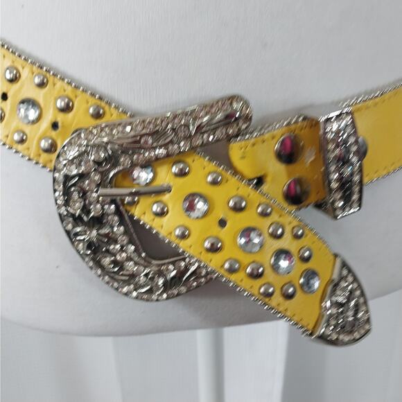 Yellow Rhinestone Skull Belt - Picture 5 of 9